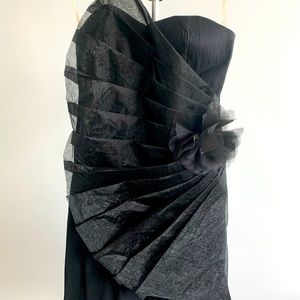 Daisy Short Formal Dress in Black